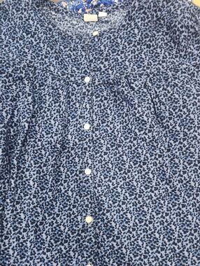 GAP Light Blue Floral-Dot Button Down Shirt